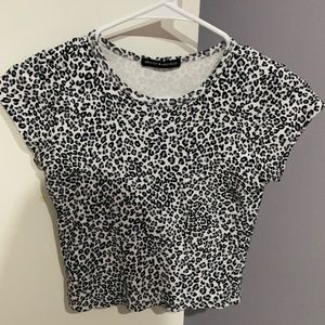 Super cute leopard print crop top